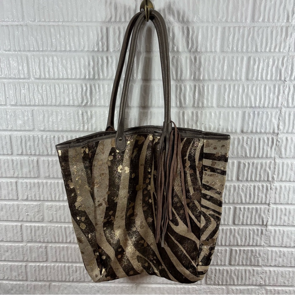 Stone Feather Road Leather Tote‎